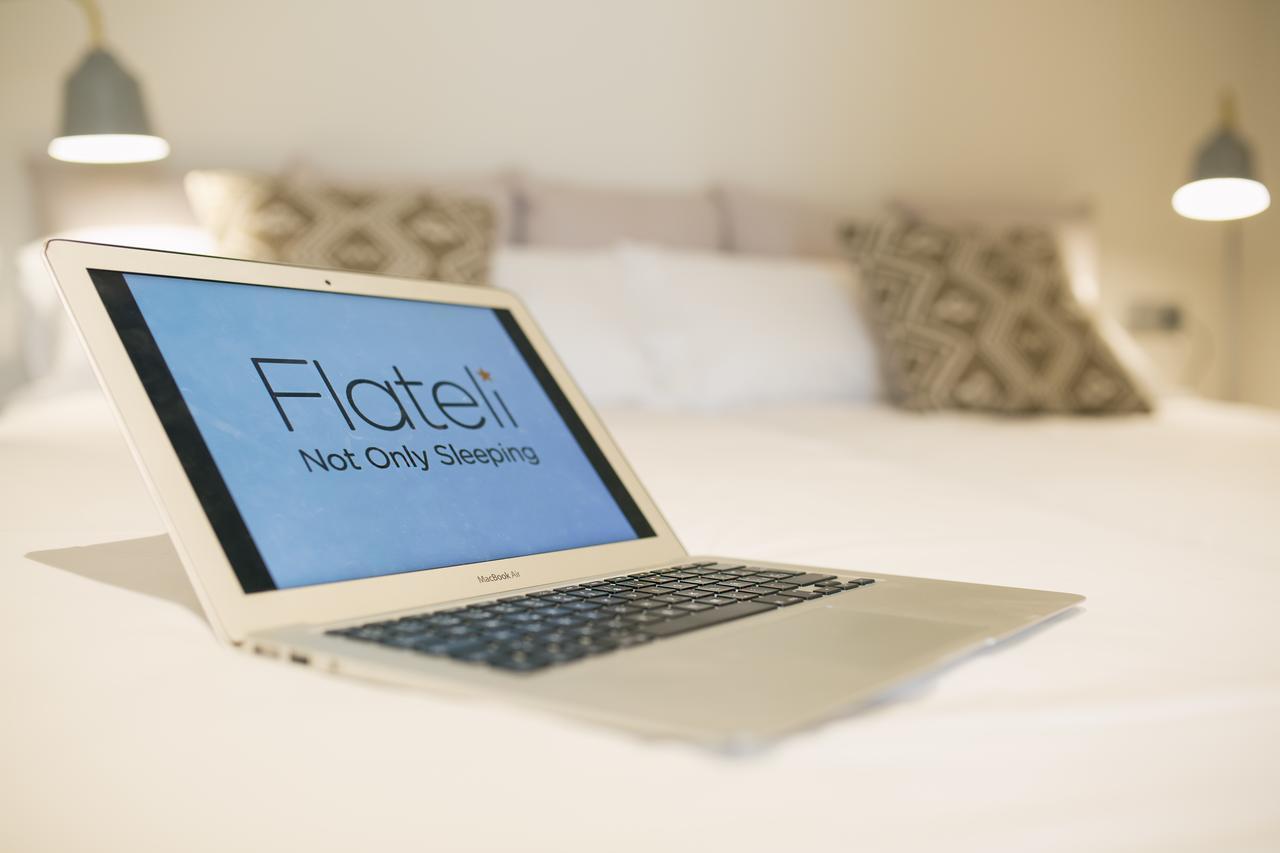 Flateli -Placa Catalunya 3-2 Girona Luaran gambar